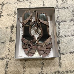 Nine West Lilac Floral Twist Heels / Sandals